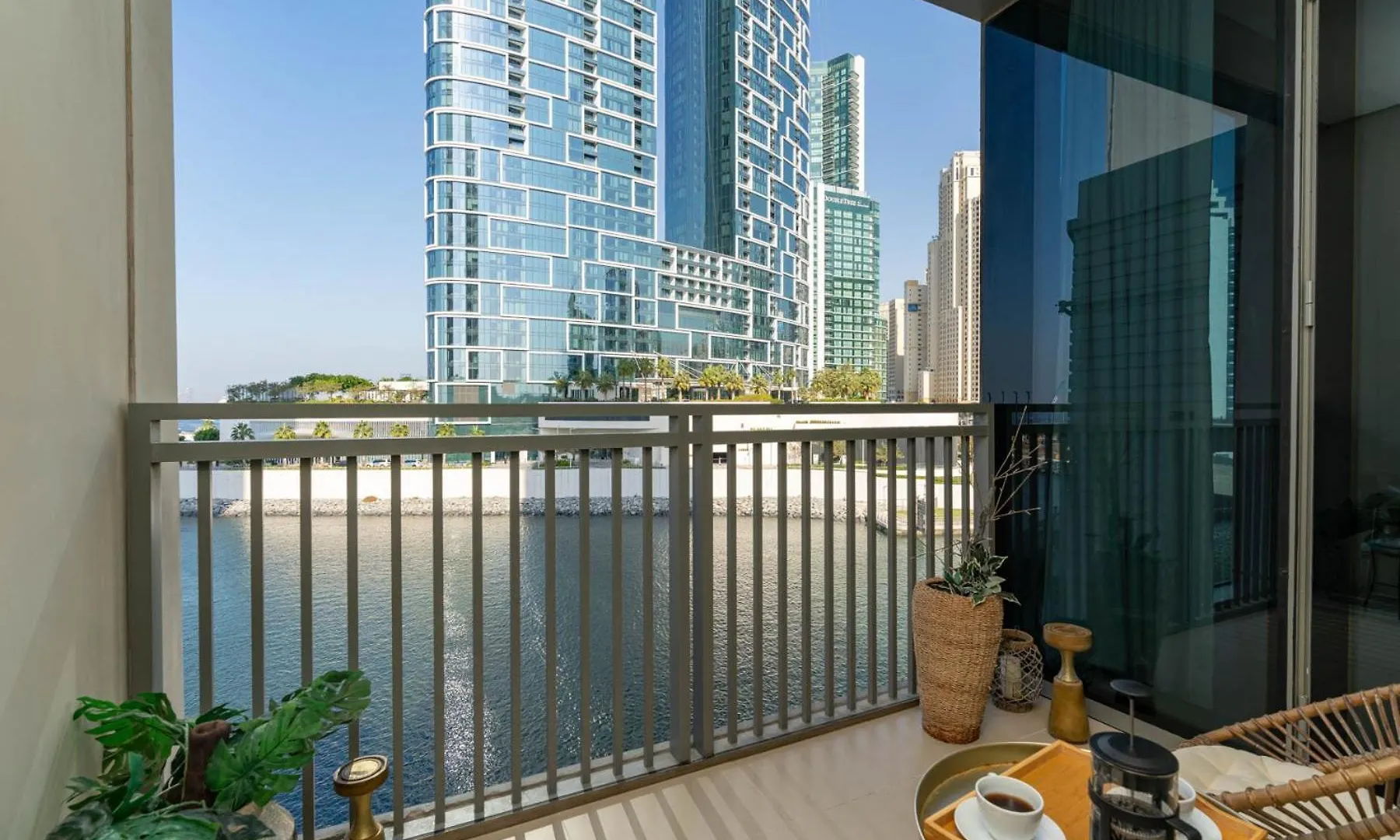 Cozy And Stunning Waterfront One Bed Lejlighed Dubai