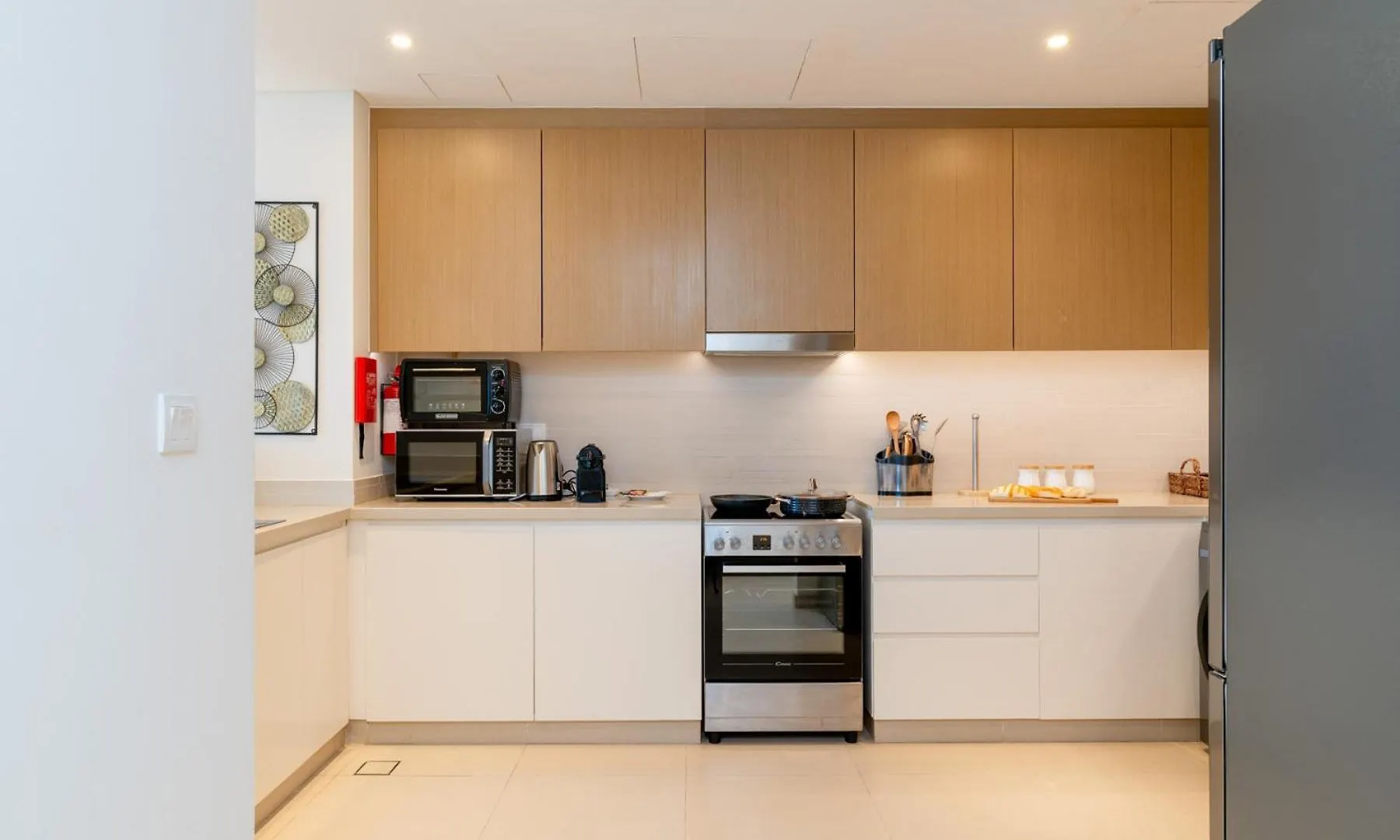 Cozy And Stunning Waterfront One Bed Apartment Dubai