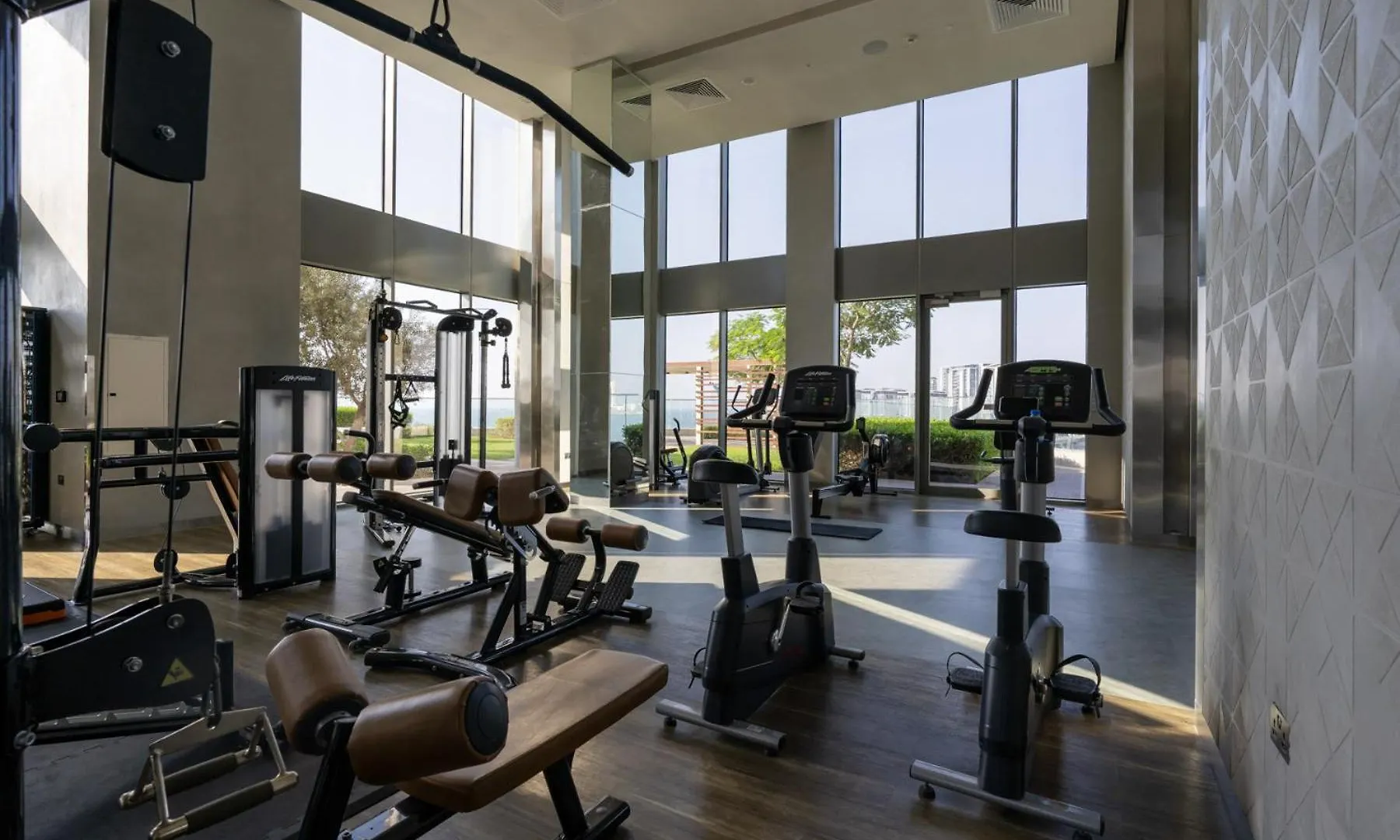 Cozy And Stunning Waterfront One Bed Apartment Dubai 0*,